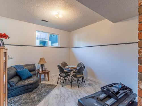 2120 Omineca Drive, Kamloops, BC - Indoor