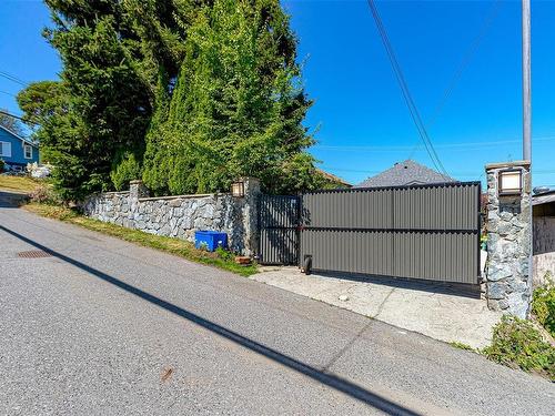 125 Gatacre St, Ladysmith, BC 