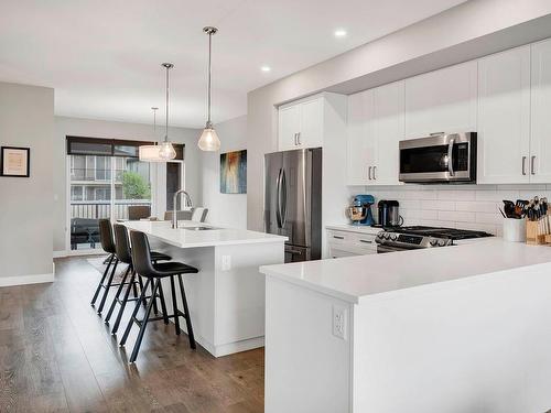 133-1901 Qu'Appelle Blvd, Kamloops, BC - Indoor Photo Showing Kitchen With Stainless Steel Kitchen With Upgraded Kitchen