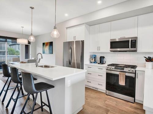 133-1901 Qu'Appelle Blvd, Kamloops, BC - Indoor Photo Showing Kitchen With Stainless Steel Kitchen With Double Sink With Upgraded Kitchen