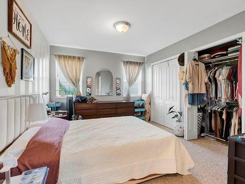 864 Regent Cres, Kamloops, BC - Indoor Photo Showing Bedroom