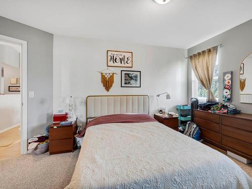 864 Regent Cres, Kamloops, BC - Indoor Photo Showing Bedroom