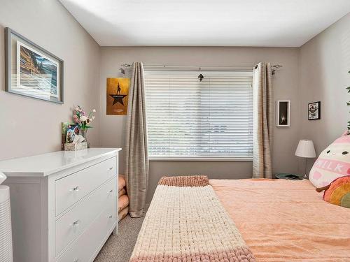 864 Regent Cres, Kamloops, BC - Indoor Photo Showing Bedroom