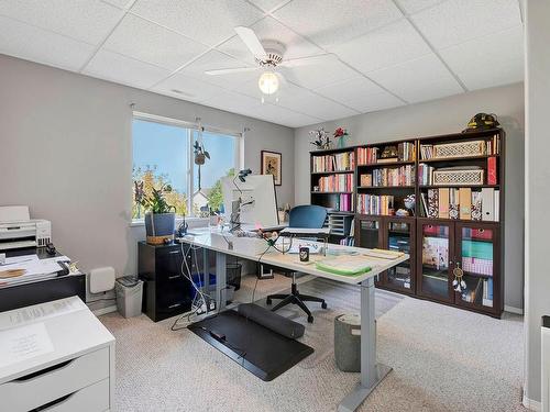 864 Regent Cres, Kamloops, BC - Indoor Photo Showing Office