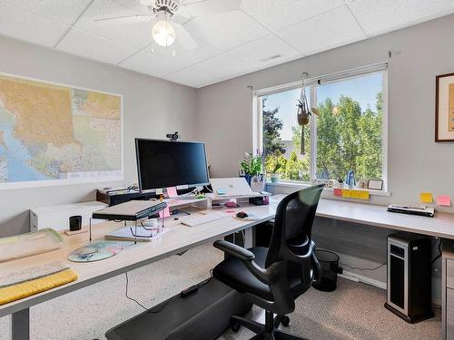 864 Regent Cres, Kamloops, BC - Indoor Photo Showing Office