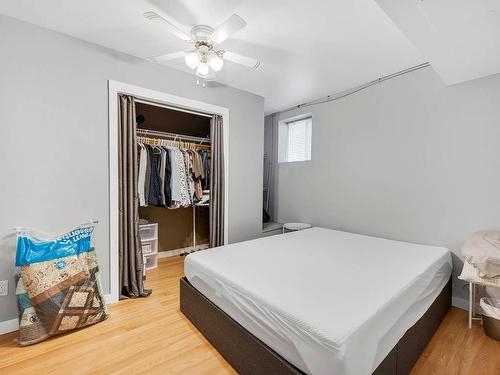 864 Regent Cres, Kamloops, BC - Indoor Photo Showing Bedroom