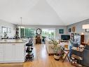 864 Regent Cres, Kamloops, BC  - Indoor Photo Showing Living Room 