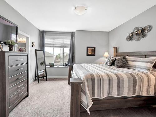 128-1939 Coldwater Drive, Kamloops, BC - Indoor Photo Showing Bedroom