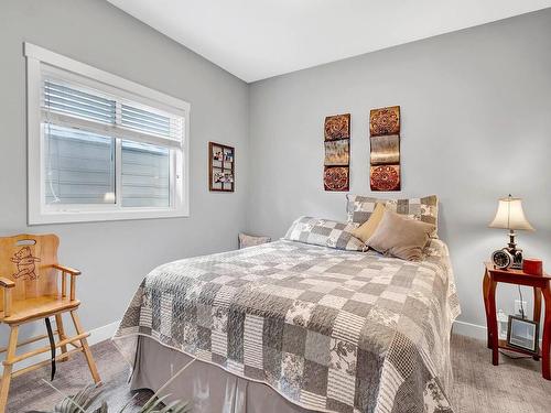 128-1939 Coldwater Drive, Kamloops, BC - Indoor Photo Showing Bedroom