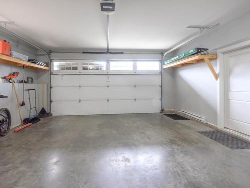 128-1939 Coldwater Drive, Kamloops, BC - Indoor Photo Showing Garage