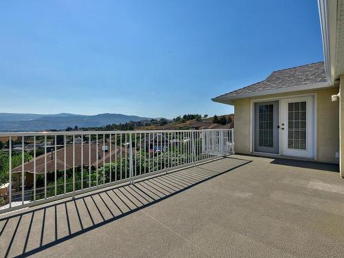 1021 Norview Place, Kamloops, BC - Outdoor With Exterior