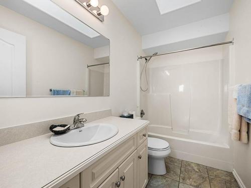 1021 Norview Place, Kamloops, BC - Indoor Photo Showing Bathroom