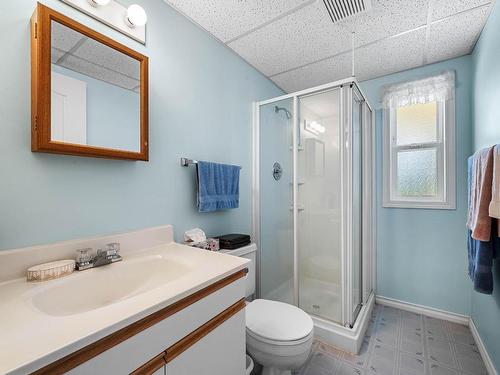 1021 Norview Place, Kamloops, BC - Indoor Photo Showing Bathroom