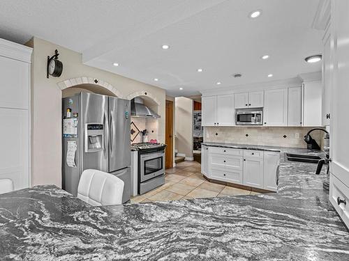 1886 Cathedral Crt, Kamloops, BC - Indoor Photo Showing Kitchen