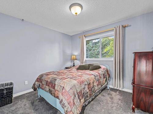 1886 Cathedral Crt, Kamloops, BC - Indoor Photo Showing Bedroom