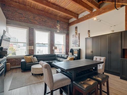 309-599 Pandora Ave, Victoria, BC - Indoor Photo Showing Dining Room