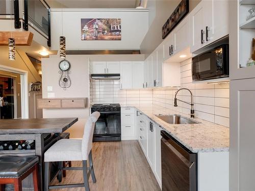 309-599 Pandora Ave, Victoria, BC - Indoor Photo Showing Kitchen With Upgraded Kitchen