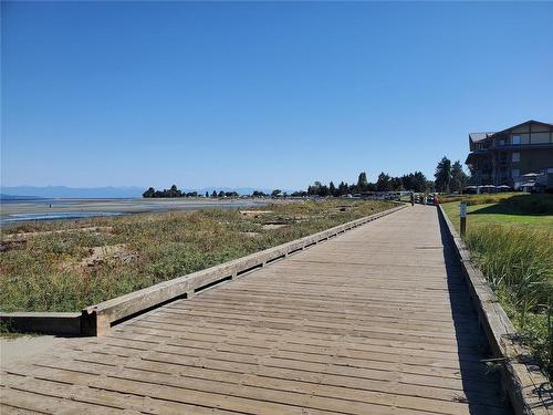 205-194 Beachside Dr, Parksville, BC - Outdoor