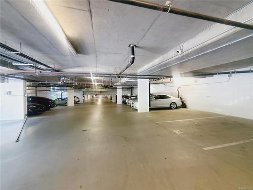 205-194 Beachside Dr, Parksville, BC - Indoor Photo Showing Garage