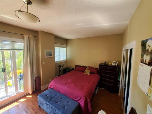 205-194 Beachside Dr, Parksville, BC - Indoor Photo Showing Bedroom