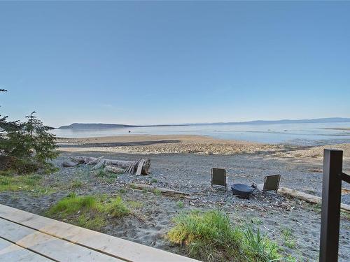 6641 Island Hwy West, Bowser, BC 