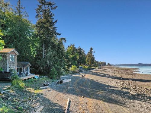 6641 Island Hwy West, Bowser, BC 