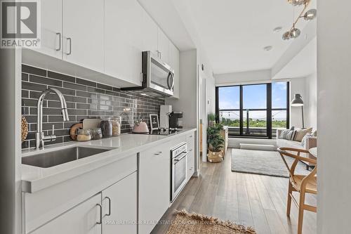 803 - 2799 Kingston Road, Toronto (Cliffcrest), ON - Indoor Photo Showing Kitchen