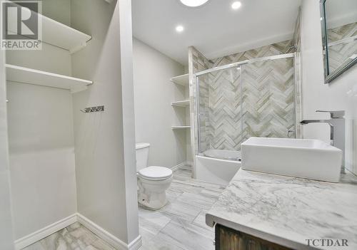 324 Lemoyne St, Timmins, ON - Indoor Photo Showing Bathroom