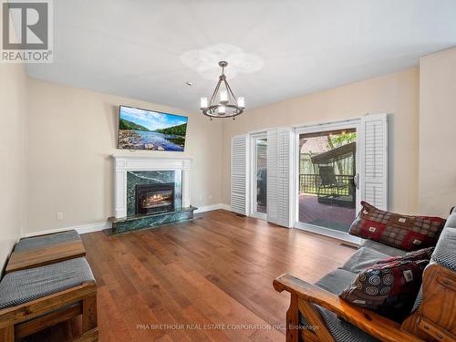 81 John Stiver Crescent, Markham, ON - Indoor Photo Showing Living Room With Fireplace