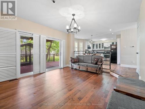 81 John Stiver Crescent, Markham (Buttonville), ON - Indoor Photo Showing Living Room