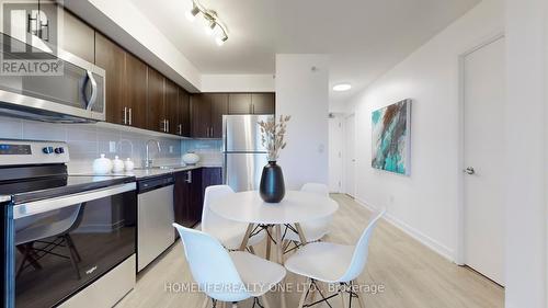 1605 - 1420 Dupont Street, Toronto (Dovercourt-Wallace Emerson-Junction), ON - Indoor Photo Showing Kitchen