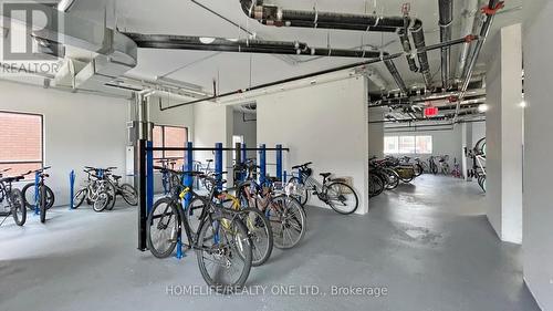 1605 - 1420 Dupont Street, Toronto (Dovercourt-Wallace Emerson-Junction), ON - Indoor Photo Showing Garage