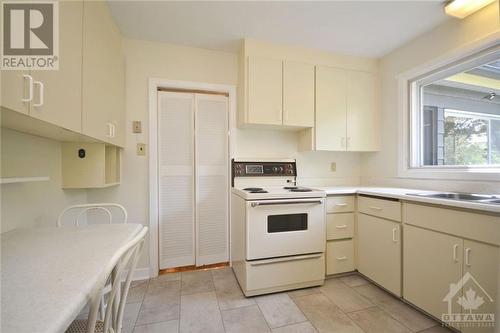 58 Rebecca Crescent, Ottawa, ON - Indoor Photo Showing Kitchen