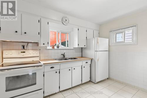 74 Marmora Street, St. Catharines, ON - Indoor Photo Showing Kitchen With Double Sink