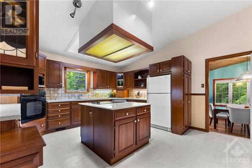 1560 Cumberland Ridge Drive, Cumberland, ON - Indoor Photo Showing Kitchen