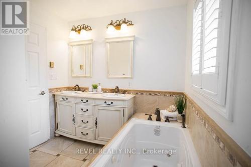 240 Johnson Road, Brantford, ON - Indoor Photo Showing Bathroom