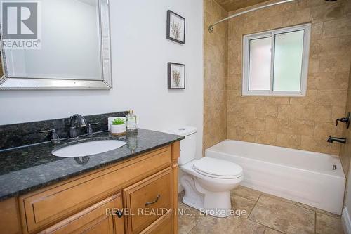 240 Johnson Road, Brantford, ON - Indoor Photo Showing Bathroom