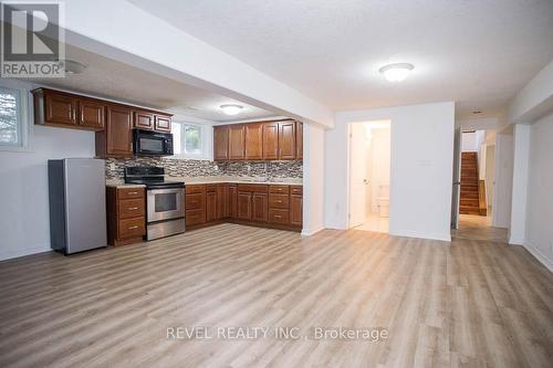 240 Johnson Road, Brantford, ON - Indoor Photo Showing Kitchen