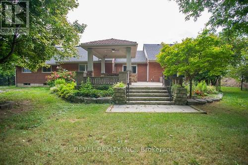 240 Johnson Road, Brantford, ON - Outdoor