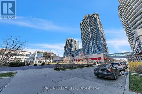 531 - 7165 Yonge Street, Markham, ON - Outdoor