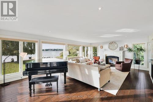 64 White Oaks Road, Barrie, ON - Indoor Photo Showing Living Room With Fireplace