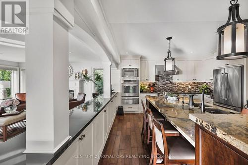 64 White Oaks Road, Barrie (South Shore), ON - Indoor Photo Showing Kitchen With Upgraded Kitchen