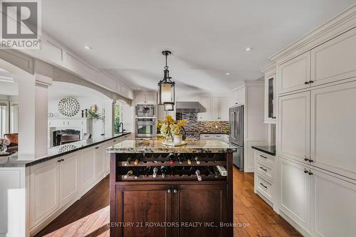 64 White Oaks Road, Barrie (South Shore), ON - Indoor Photo Showing Kitchen With Upgraded Kitchen