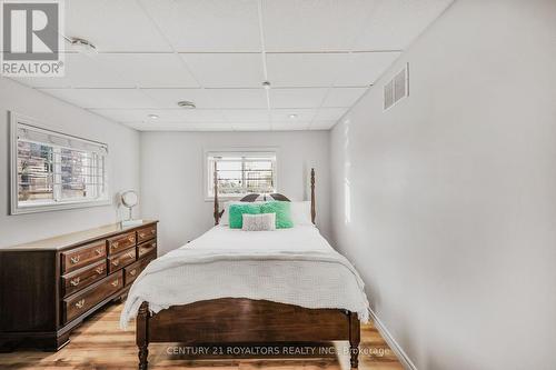 64 White Oaks Road, Barrie, ON - Indoor Photo Showing Bedroom