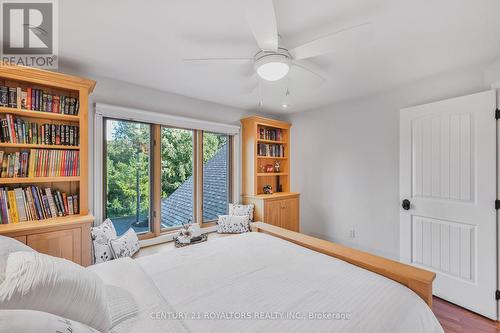 64 White Oaks Road, Barrie, ON - Indoor Photo Showing Bedroom