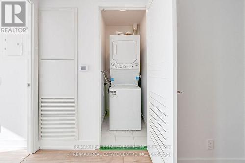 901 - 215 Veteran Drive S, Brampton, ON - Indoor Photo Showing Laundry Room