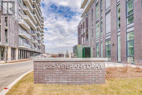 901 - 215 Veteran Drive S, Brampton, ON - Outdoor