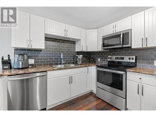 3020 Allenby Way Unit# 211, Vernon, BC - Indoor Photo Showing Kitchen With Upgraded Kitchen