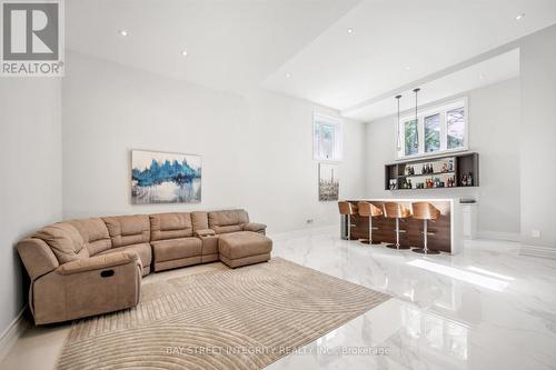 62 Yorkview Drive, Toronto (Willowdale West), ON - Indoor Photo Showing Living Room