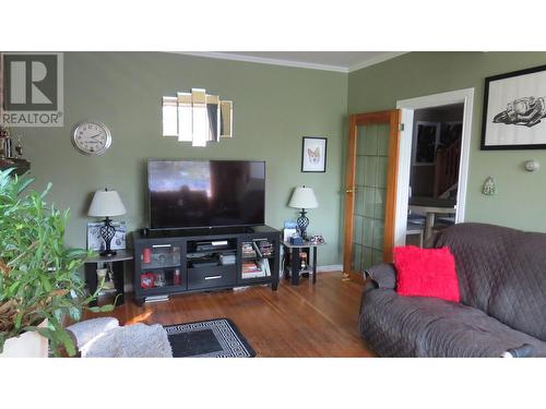 213 Baker Drive, Quesnel, BC - Indoor Photo Showing Living Room